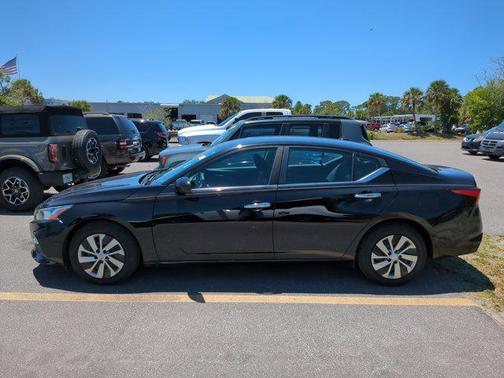 Super Black 2020 Nissan Altima S FWD