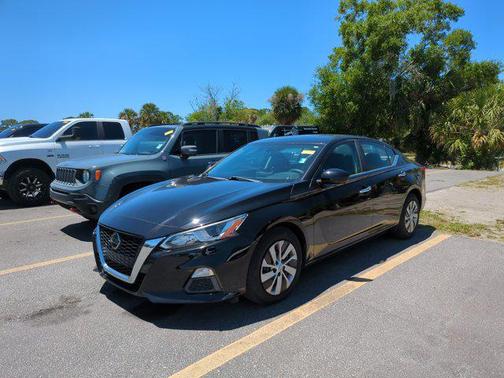 Super Black 2020 Nissan Altima S FWD