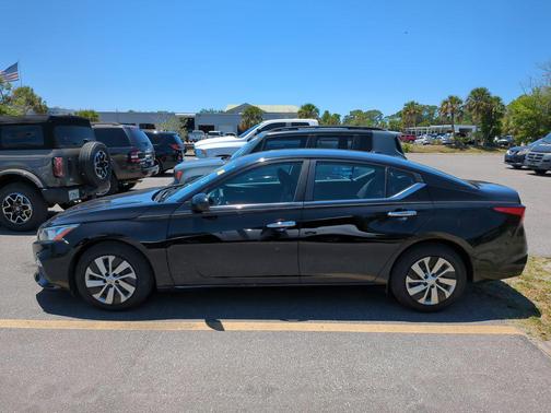 Super Black 2020 Nissan Altima S FWD