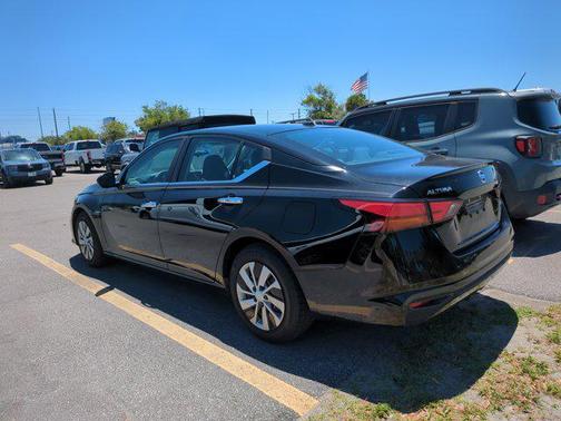 Super Black 2020 Nissan Altima S FWD