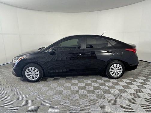 2022 Hyundai Accent SE