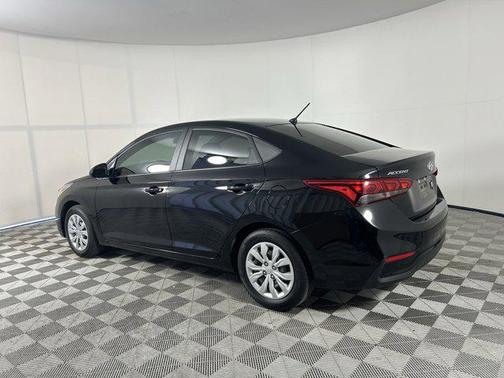 2022 Hyundai Accent SE