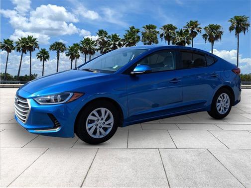 2018 Hyundai ELANTRA SE