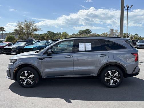 2023 Kia Sorento S