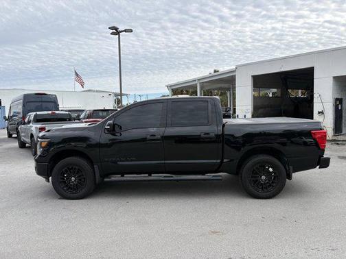 2018 Nissan Titan SV