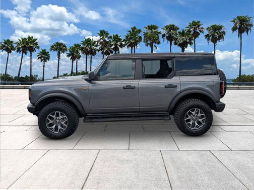Carbonized Gray Metallic 2025 Ford Bronco Badlands