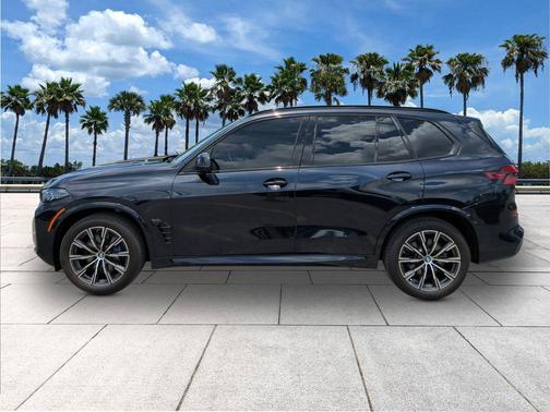 Carbon Black Metallic 2024 BMW X5 xDrive40i