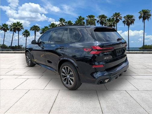 Carbon Black Metallic 2024 BMW X5 xDrive40i