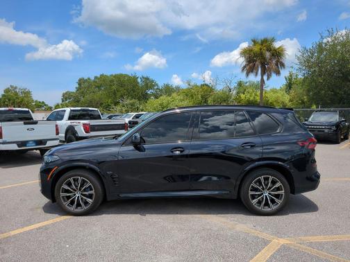 Carbon Black Metallic 2024 BMW X5 xDrive40i