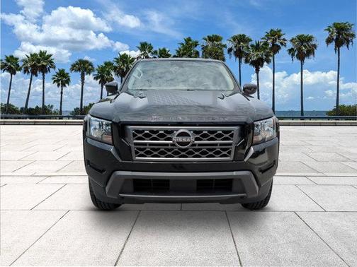 Super Black 2022 Nissan Frontier SV