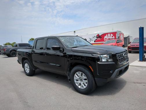Super Black 2022 Nissan Frontier SV