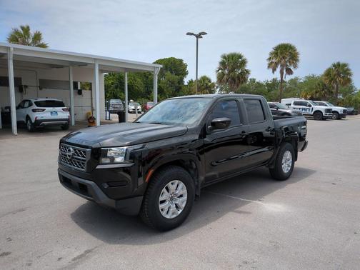 Super Black 2022 Nissan Frontier SV