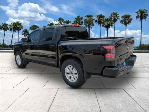 Super Black 2022 Nissan Frontier SV