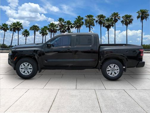 Super Black 2022 Nissan Frontier SV
