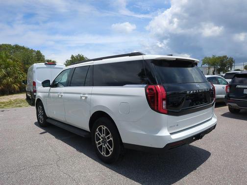 White Metallic 2025 Ford Expedition Max Active 4x2