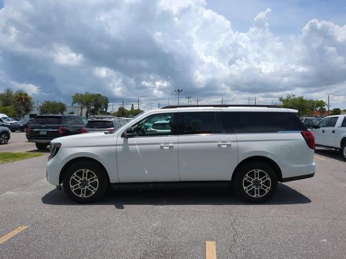 Star White Metallic Tri-Coat 2025 Ford Expedition Max Active 4x2