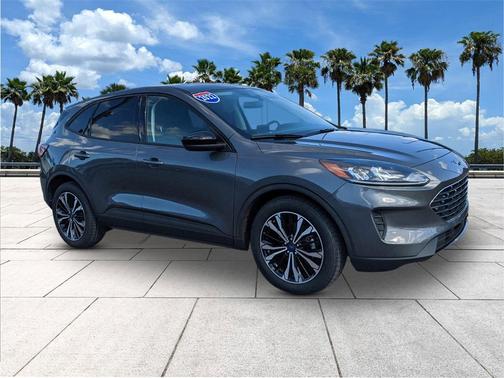 2022 Ford Escape SE