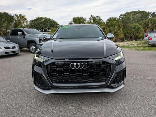 Mythos Black Metallic 2022 Audi RS Q8 4.0T