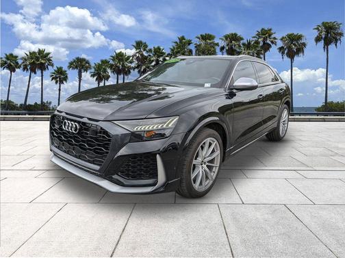 Mythos Black Metallic 2022 Audi RS Q8 4.0T