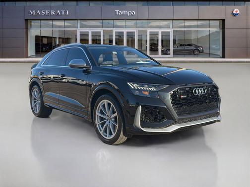 Mythos Black Metallic 2022 Audi RS Q8 4.0T