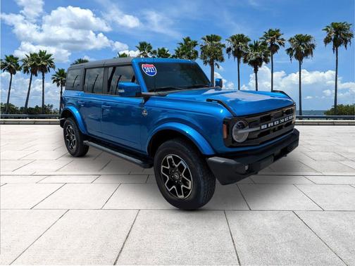 Velocity Blue Metallic 2023 Ford Bronco Outer Banks