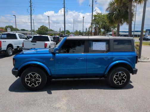 Velocity Blue Metallic 2023 Ford Bronco Outer Banks