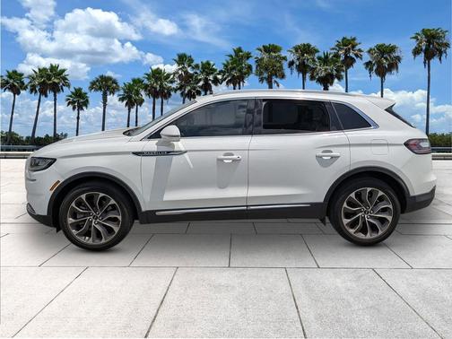 Pristine White Metallic Tri-Coat 2023 Lincoln Nautilus Reserve
