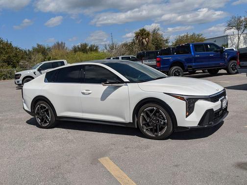 2025 Kia K4 GT-Line