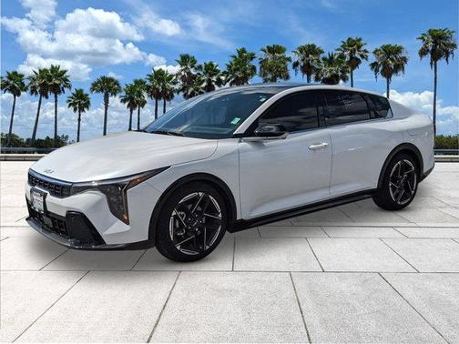 2025 Kia K4 GT-Line