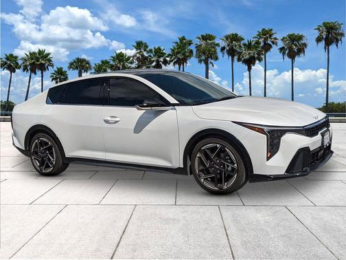 2025 Kia K4 GT-Line