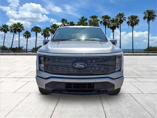2025 Ford F-150 Lightning Platinum