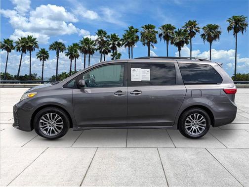 2018 Toyota Sienna XLE Premium