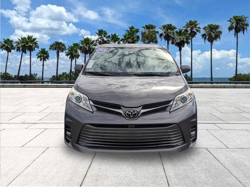2018 Toyota Sienna XLE Premium
