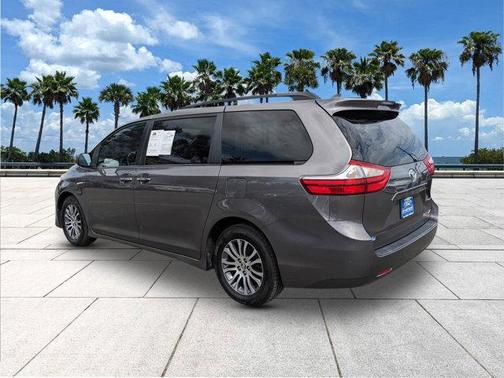 2018 Toyota Sienna XLE Premium