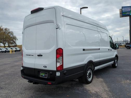 Oxford White 2026 Ford Transit-250 Base