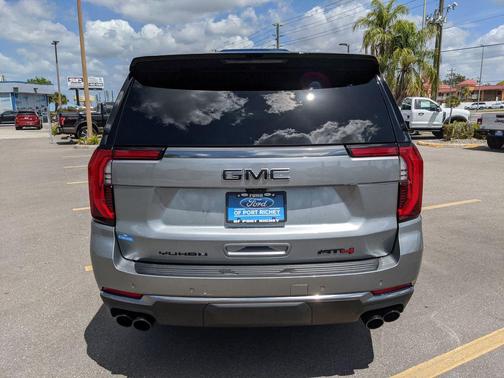 2026 GMC Yukon 4WD AT4