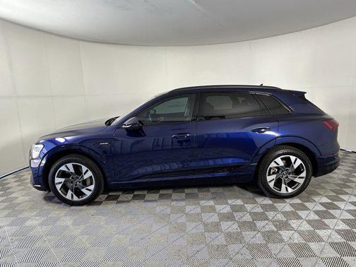 2022 Audi e-tron Premium