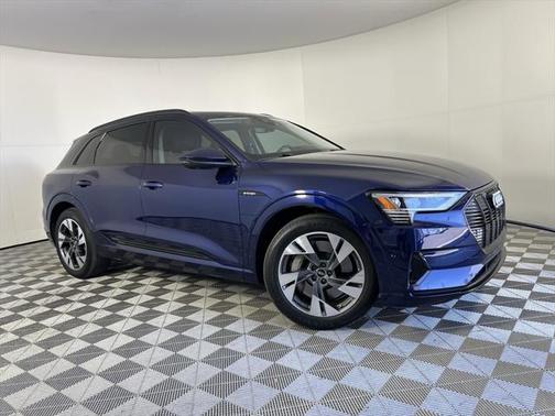 2022 Audi e-tron Premium