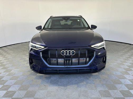2022 Audi e-tron Premium
