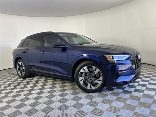 2022 Audi e-tron Premium