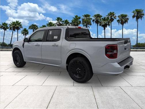 Space White Metallic 2026 Ford Maverick Lobo Standard