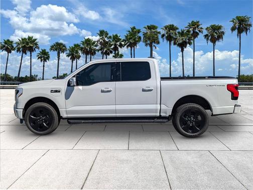 2025 Ford F-150 Lightning Platinum