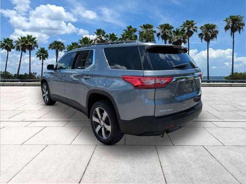 Satin Steel Metallic 2021 Chevrolet Traverse LT Leather