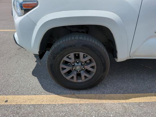 Super White 2021 Toyota Tacoma SR5