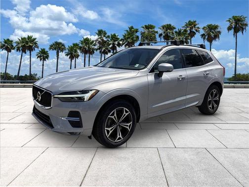 2022 Volvo XC60 B5 Momentum