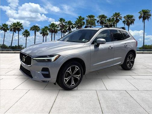 2022 Volvo XC60 B5 Momentum
