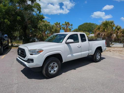 Super White 2020 Toyota Tacoma SR