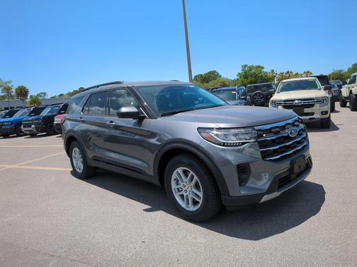 Carbonized Gray Metallic 2026 Ford Explorer Active