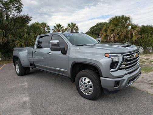 Sterling Gray Metallic 2024 Chevrolet Silverado 3500 High Country
