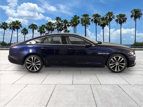 2019 Jaguar XJ R-Sport